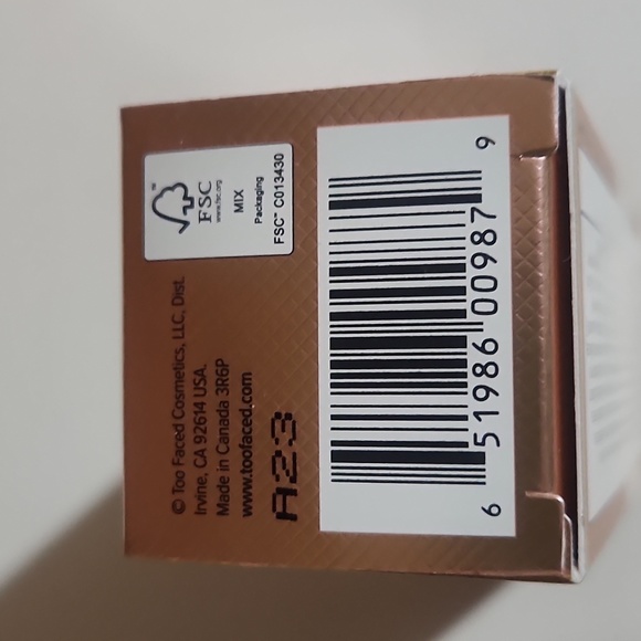 TOO FACED Natural Beige Born This Way Healthy Glow - Picture 11 of 11